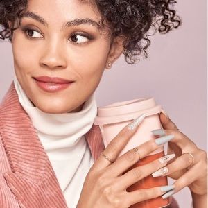 🎉HP🎉KISS Masterpiece Autumn’s “Extravagance” 3D Jeweled Glam Nail Kit